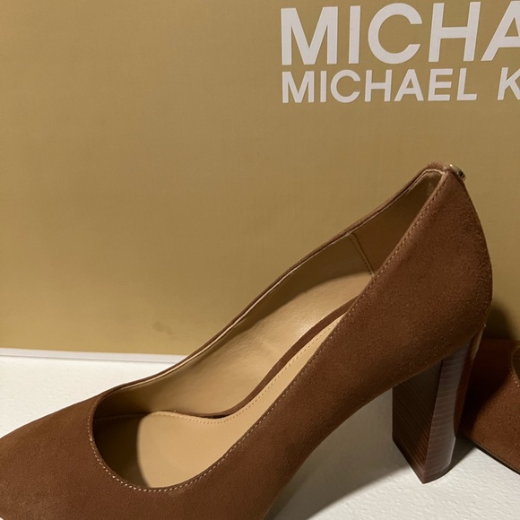 Michael Kors Suede heels! - Picture 5 of 9